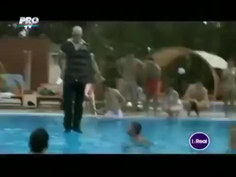 Фокус, хождение по воде