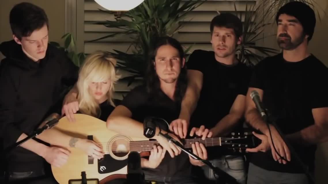 Walk off the Earth - Somebody That I Used to Know (Gotye Cover)