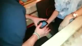 Девушка в шоке от этого фокуса ЛУЧШИЕ ПРИКОЛЫ 2014