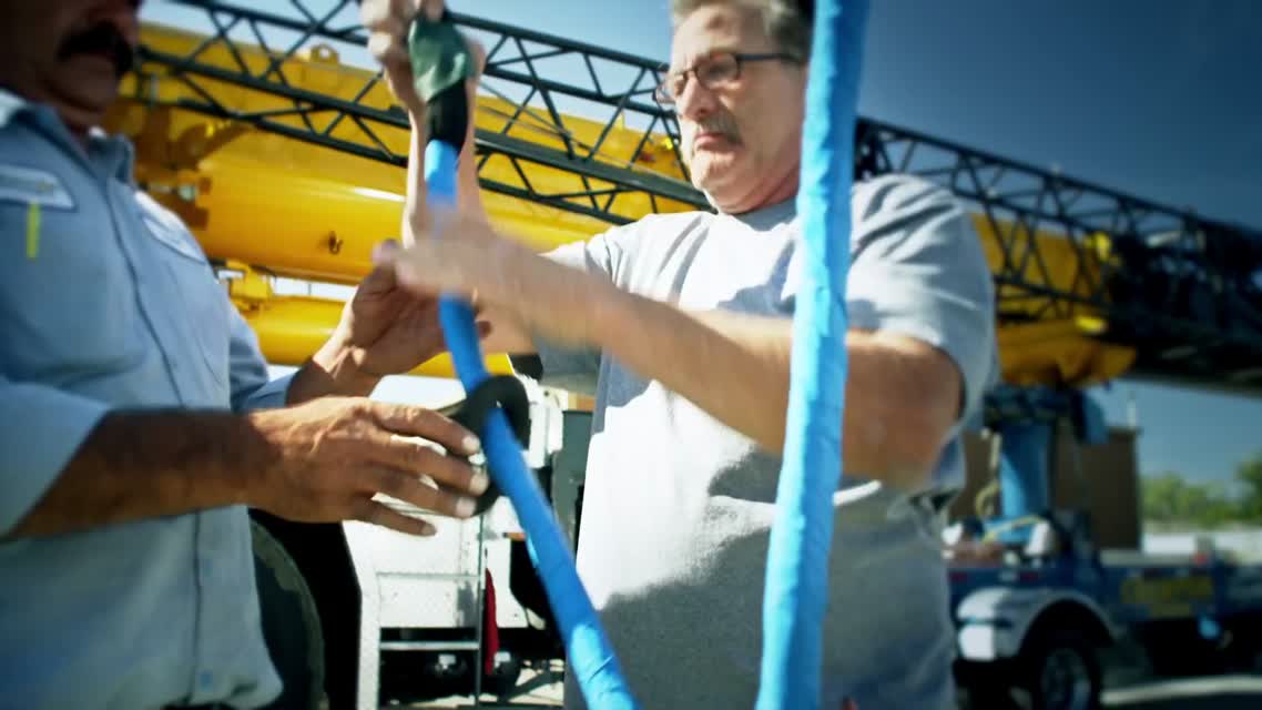 3D printed chain lifts car -- HP Multi Jet Fusion™ Technology