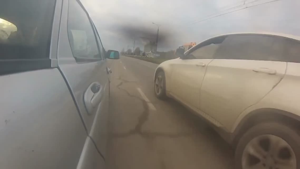 Ваз 2112 против BMW X6M 5.0D