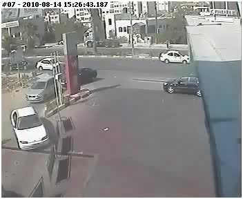 Женщина немножко растерялась.