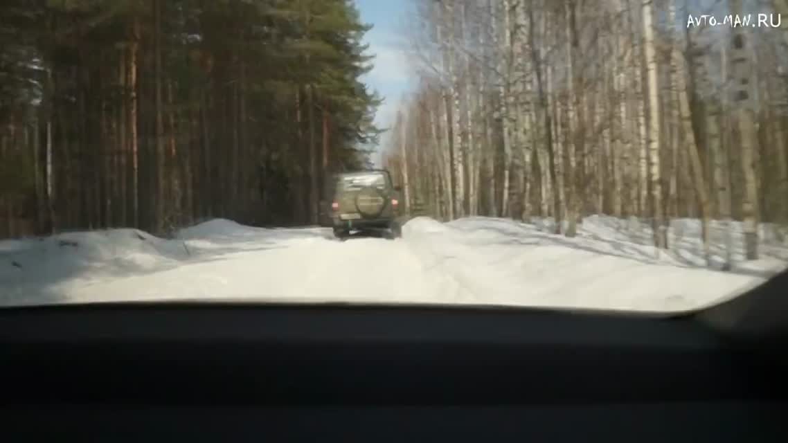 Audi Q7 и Уаз Патриот на бездорожье