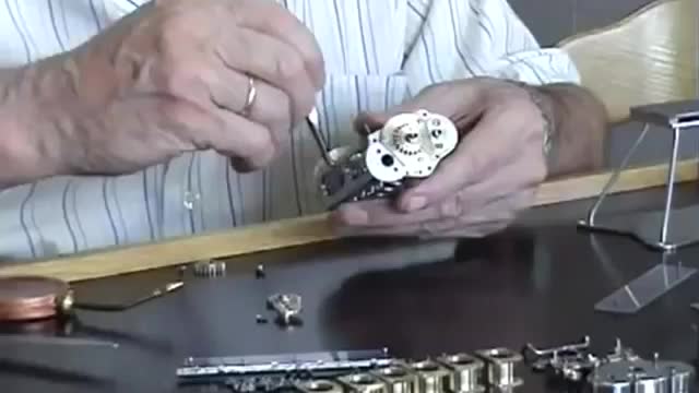 САМЫЙ МАЛЕНЬКИЙ ДВИГАТЕЛЬ V12