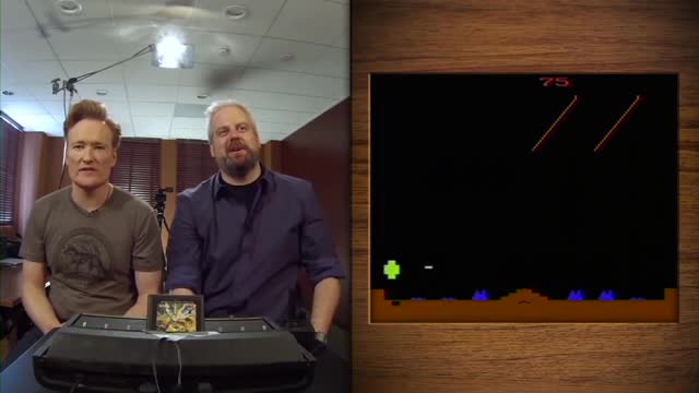 Конан О'Брайен играет на приставке Atari