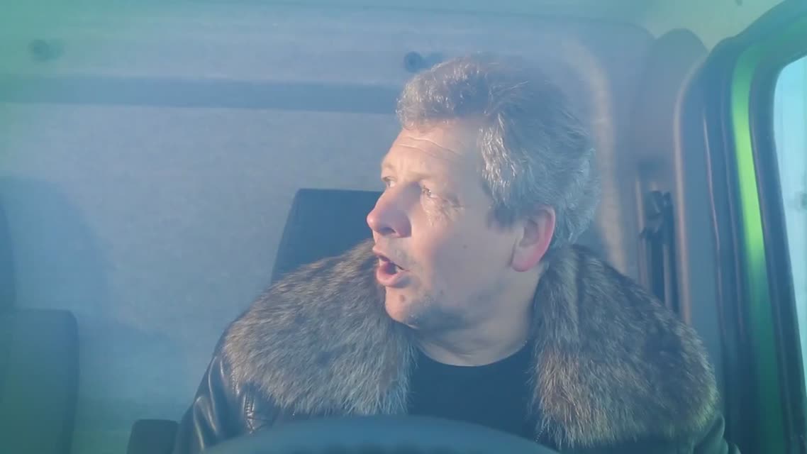 Вот как надо продавать руссские автомобили ;)