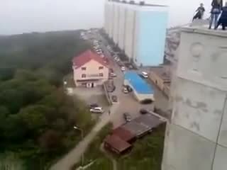 Жестокий прикол перед прыжком