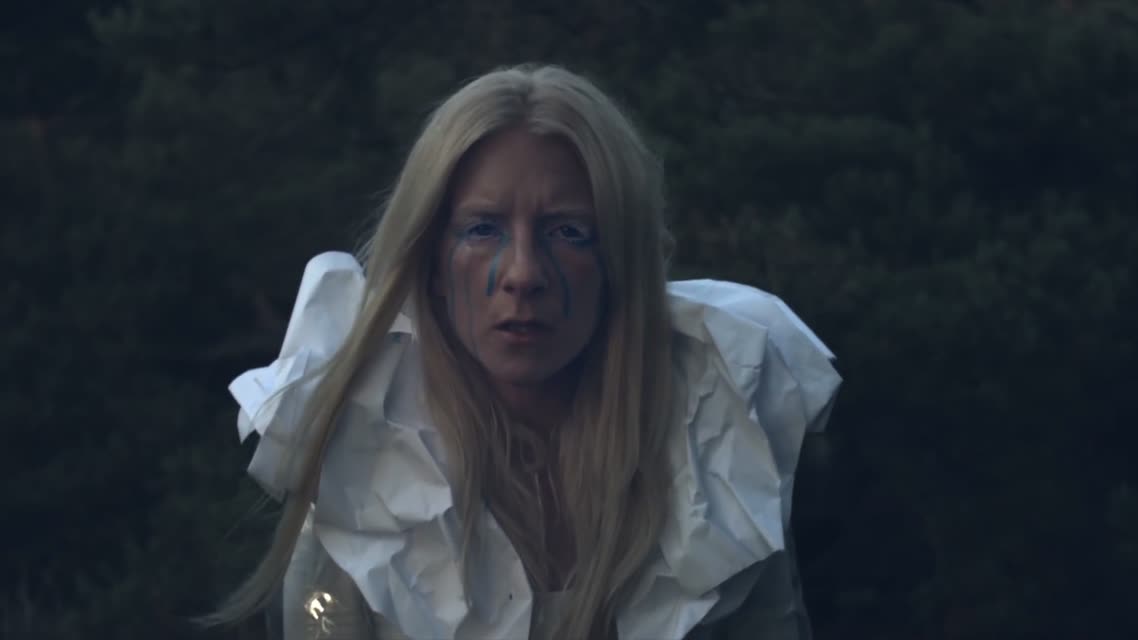 iamamiwhoami - blue blue