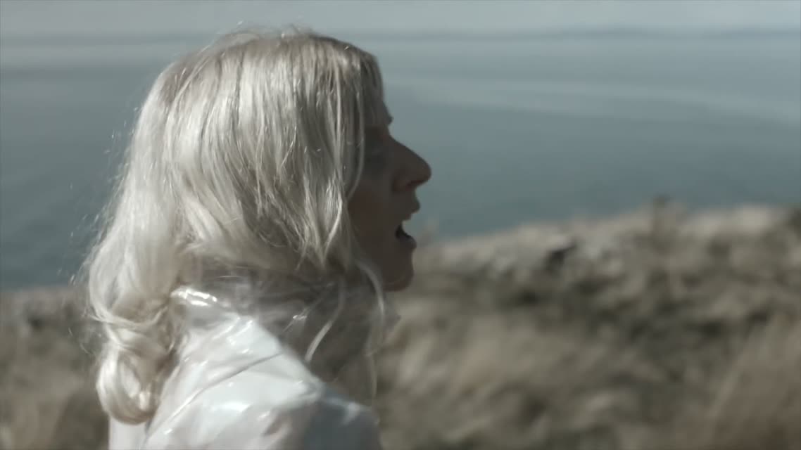 iamamiwhoami - chasing kites