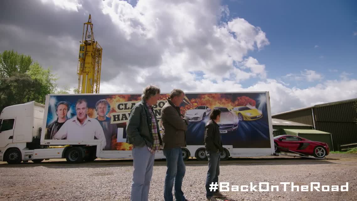 #BackOnTheRoad - Loading the trucks