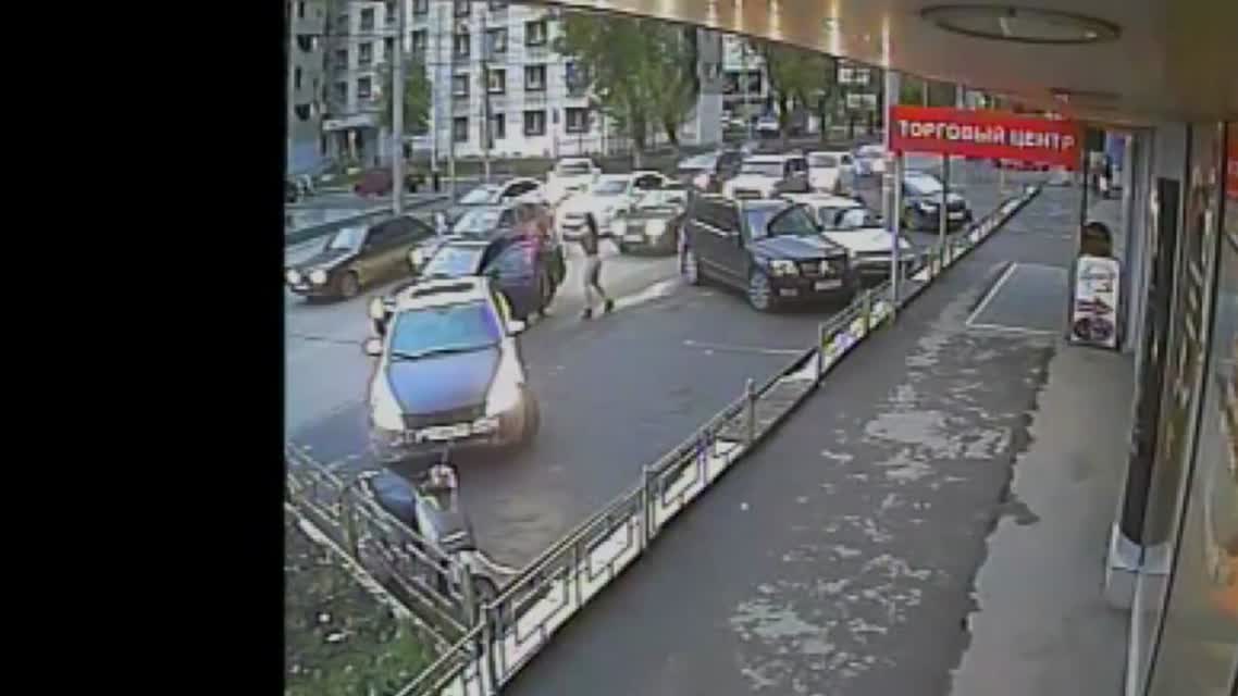 Дикая автоледи в Перми