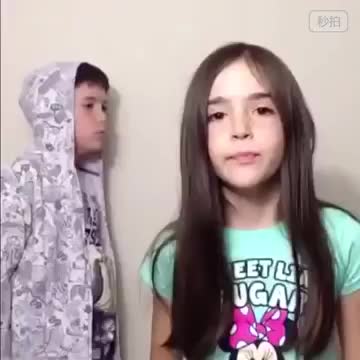 Семейка весело отжигает - пение от души