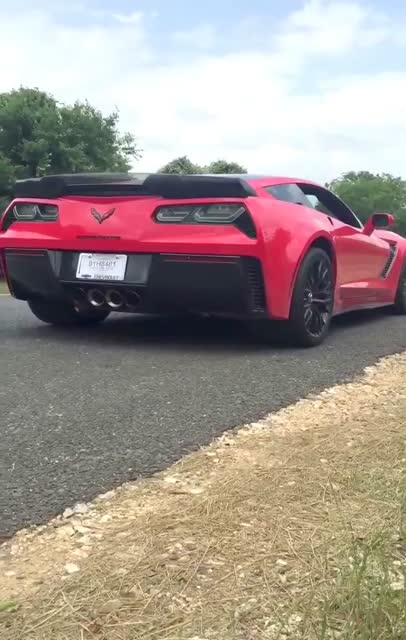 Как угробить новенький Corvette Z06 за считанные секунды