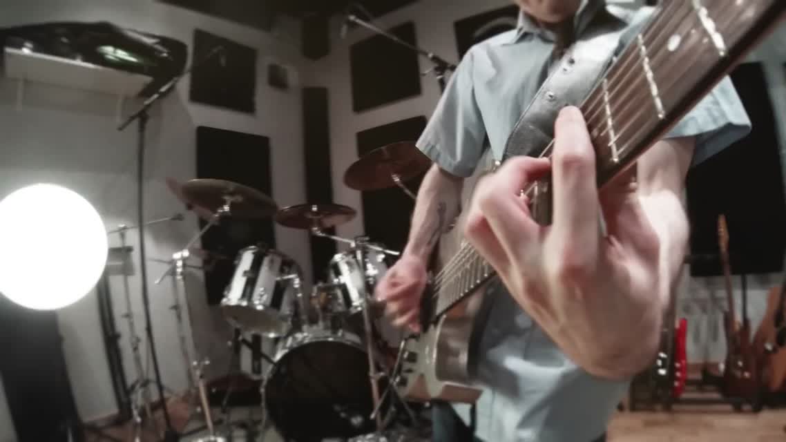 Titanium (metal cover by Leo Moracchioli)