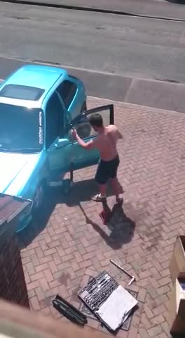 When you think that no one is looking  Когда ты думаешь, что никто не видит
