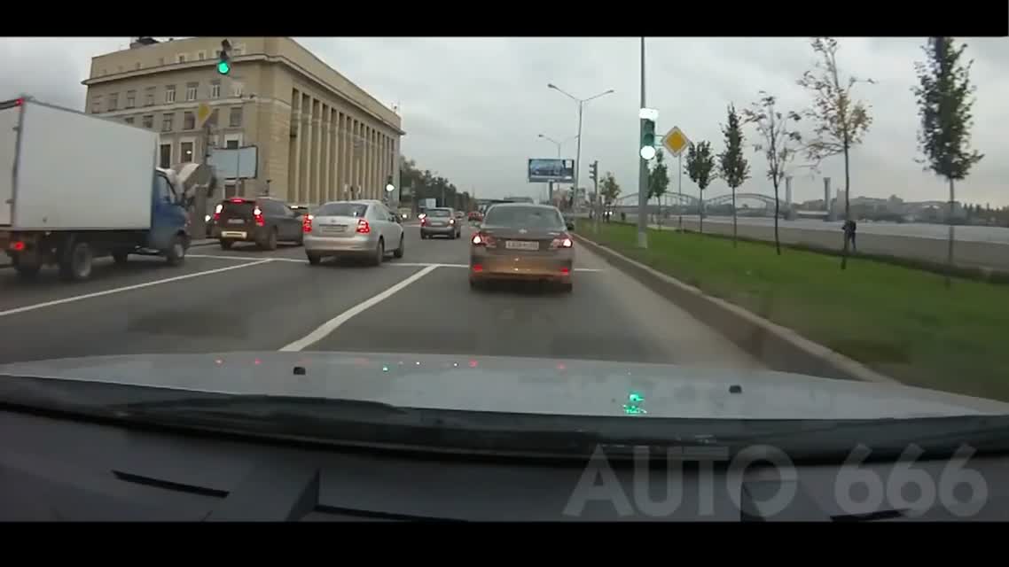 Свиньи за рулем [Зачем так делать]