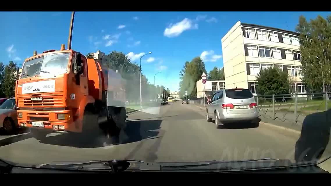 Везучие пешеходы #2 [Lucky Pedestrians]