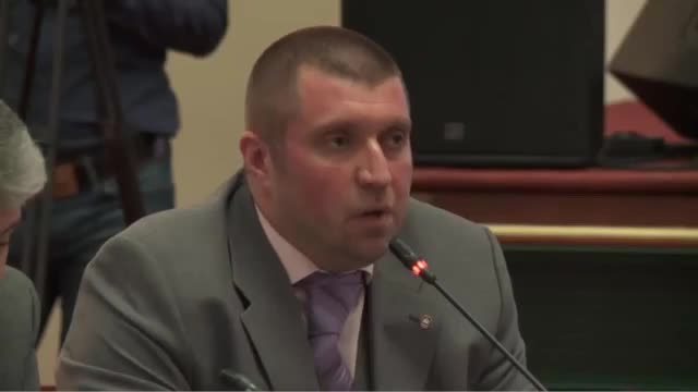 Потапенко- Вы перепиливаете всю экономику под одну контору!(эмоции на МЭФ 08