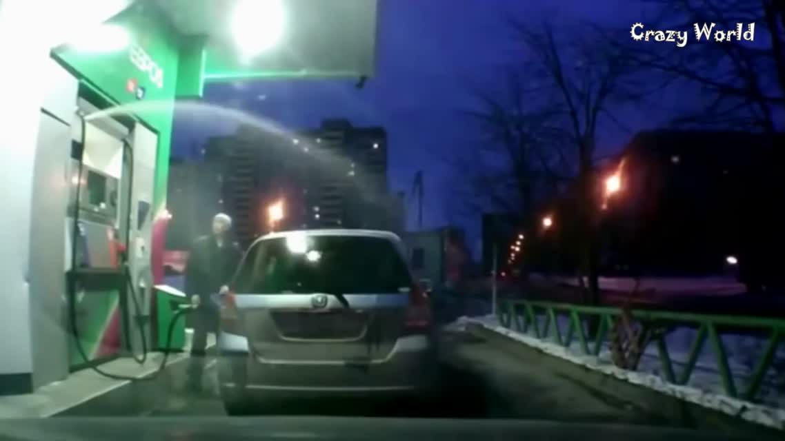 Забавные происшествия на дорогах! Аварии и ДТП (Новогодний выпуск!)