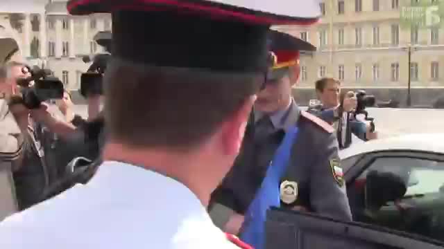 гей рискнул помитинговать в День ВДВ