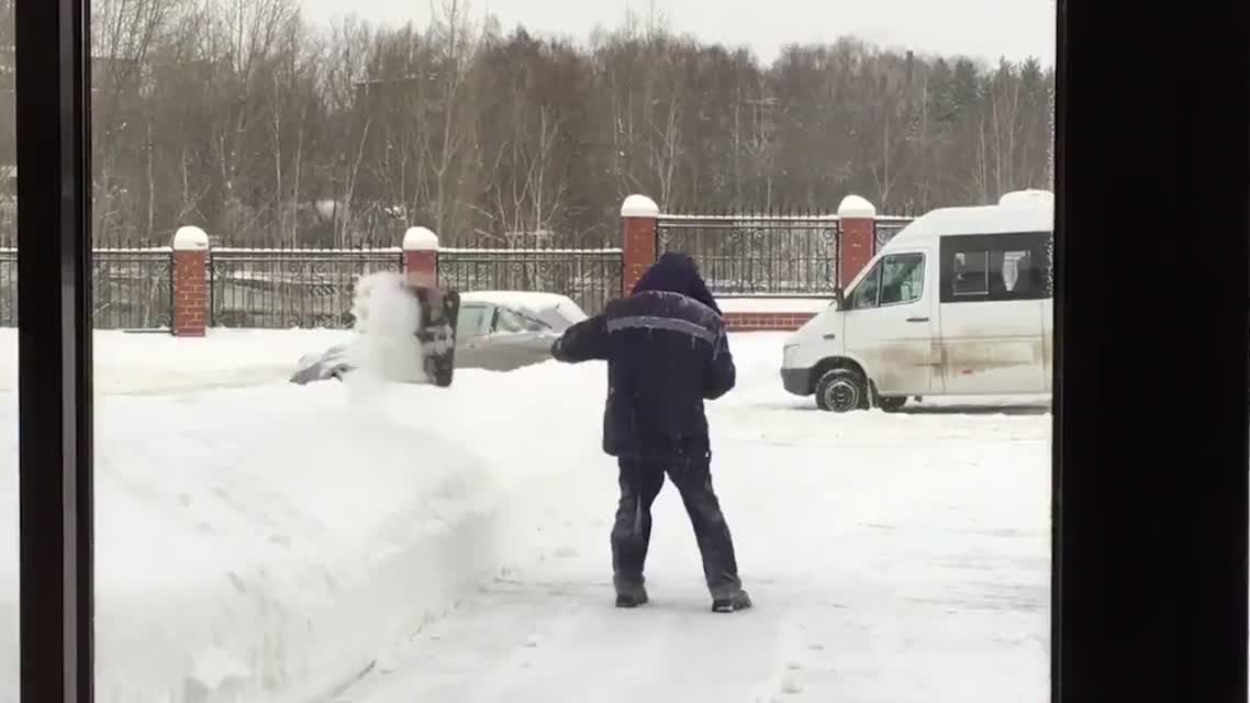ПОТРАЧЕНО - Алкаш против медведя