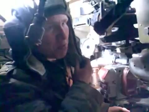 БМП-2 внутри во время стрельбы