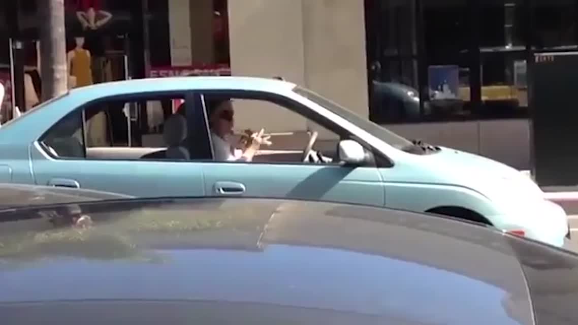 ПОТРАЧЕНО - Транссексуальный пранк