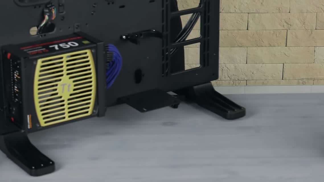 Обзор эффектного корпуса Thermaltake Core P5 для демонстрации компонентов ПК