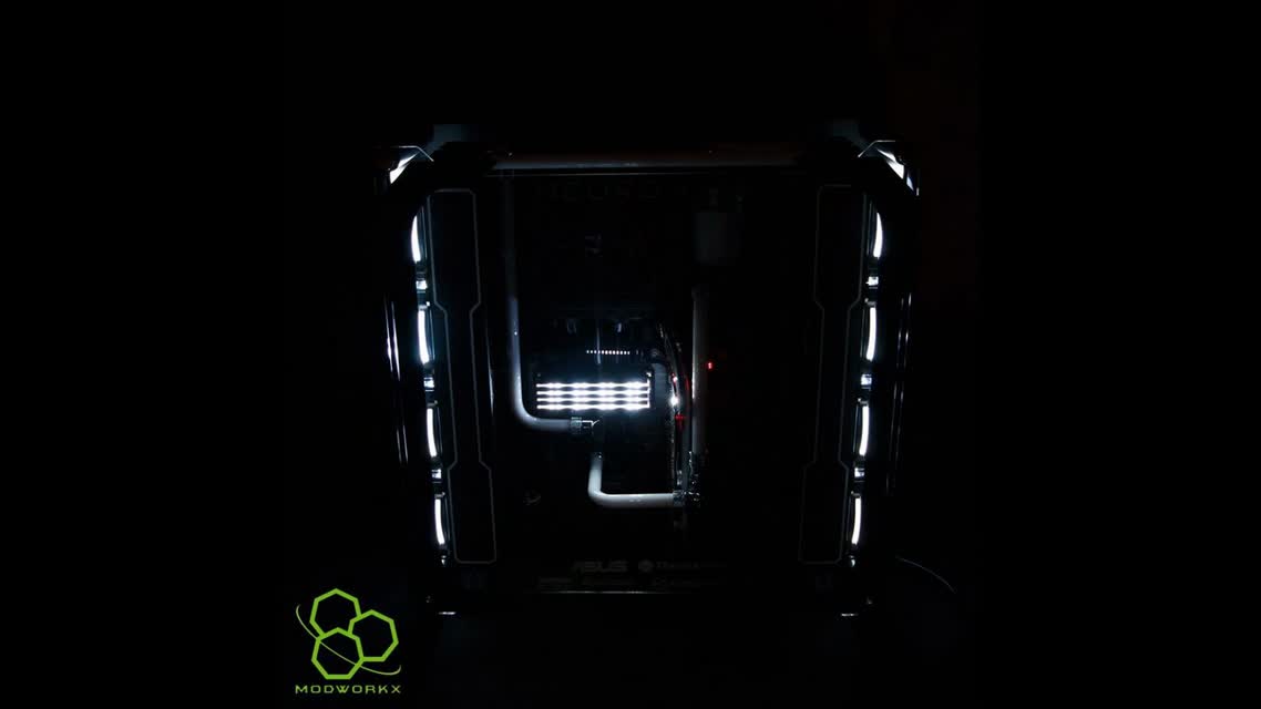 Moding PC With Thermaltake Core P5 Case, Graphic Asus StriX GTX970