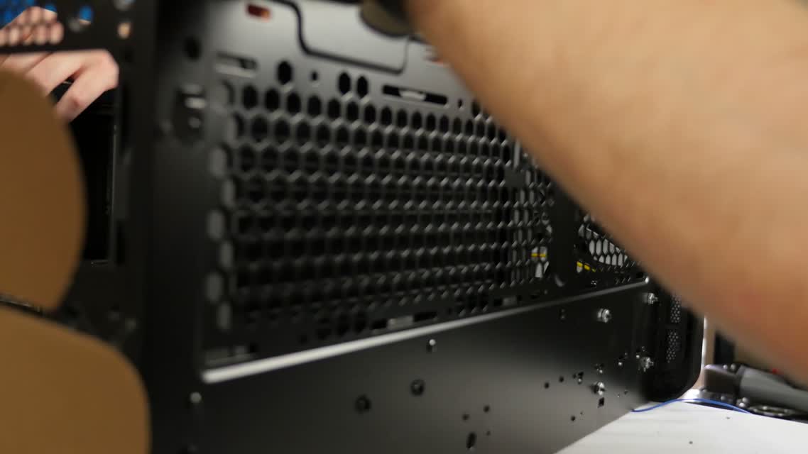 Hardline Water Cooled PC Build Log - Yes, you can play Battlefield on it