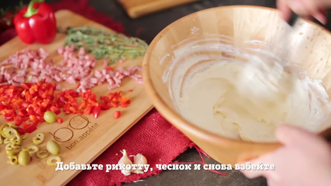 Бутерброд наоборот, или фаршированный багет [Рецепты Bon Appetit]