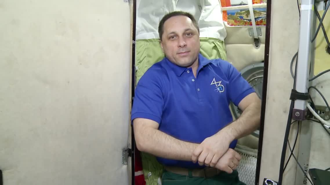 Год на орбите. Груз неземного назначения