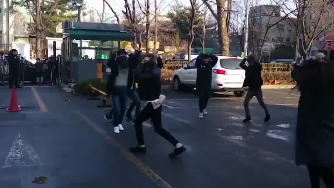 SUPER JUNIOR-D&E CHOK CHOK DANCE (Everybody's CHOK CHOK DANCE)