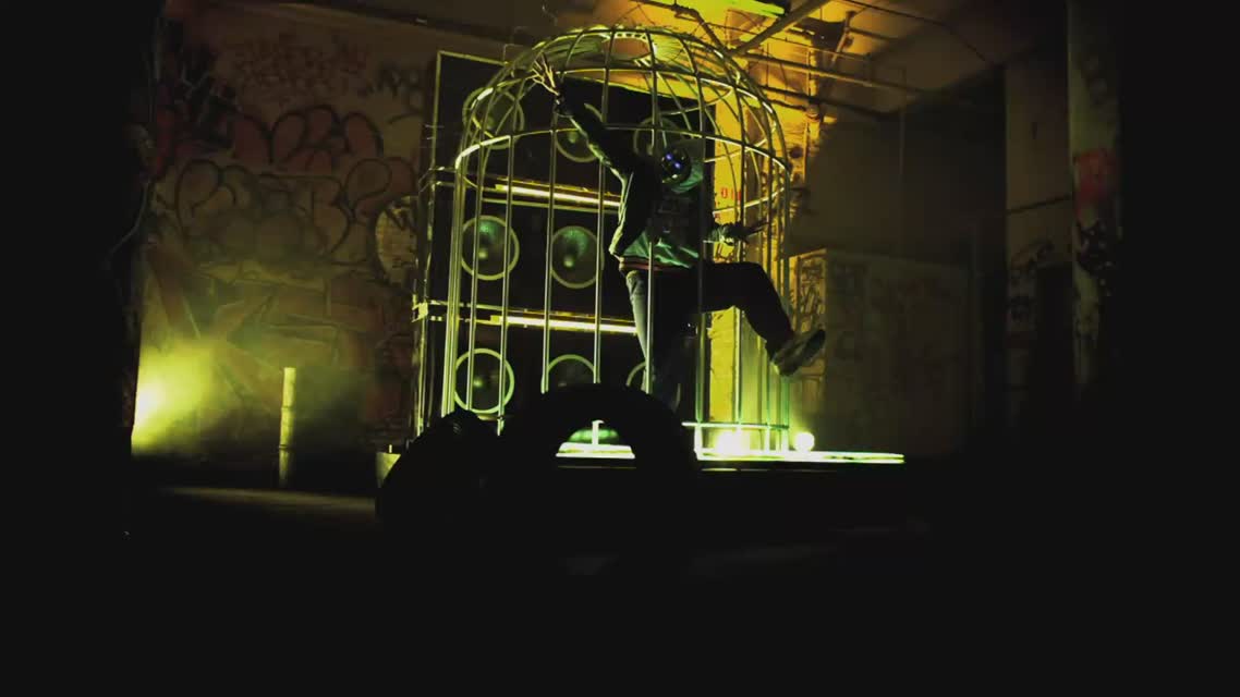 Chris Brown - Look At Me Now ft. Lil Wayne. Busta Rhymes