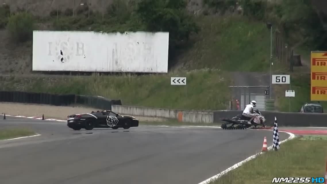 Снегоход против Ferrari 458 and F430 Spider. Modball Rally 2015
