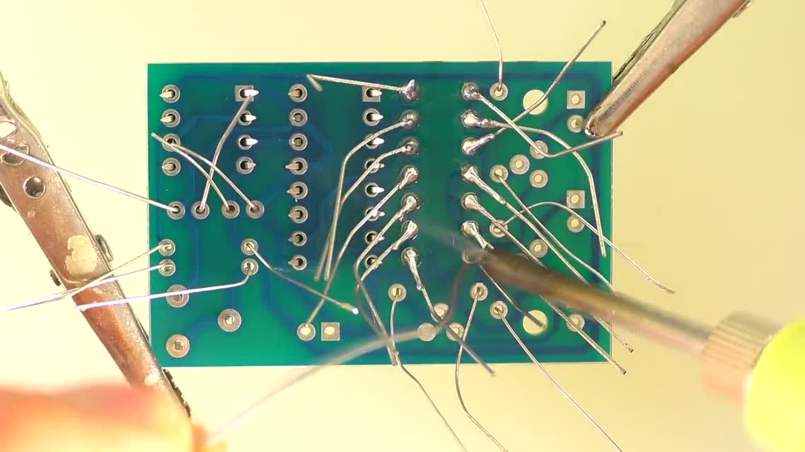 ПАЯЕМ ТРЁХЦВЕТНУЮ LED МИГАЛКУ flasher