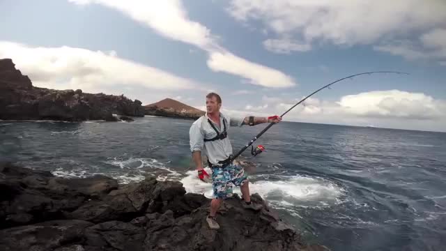 94 kg and 73 kg Yellowfin off the rocks!
