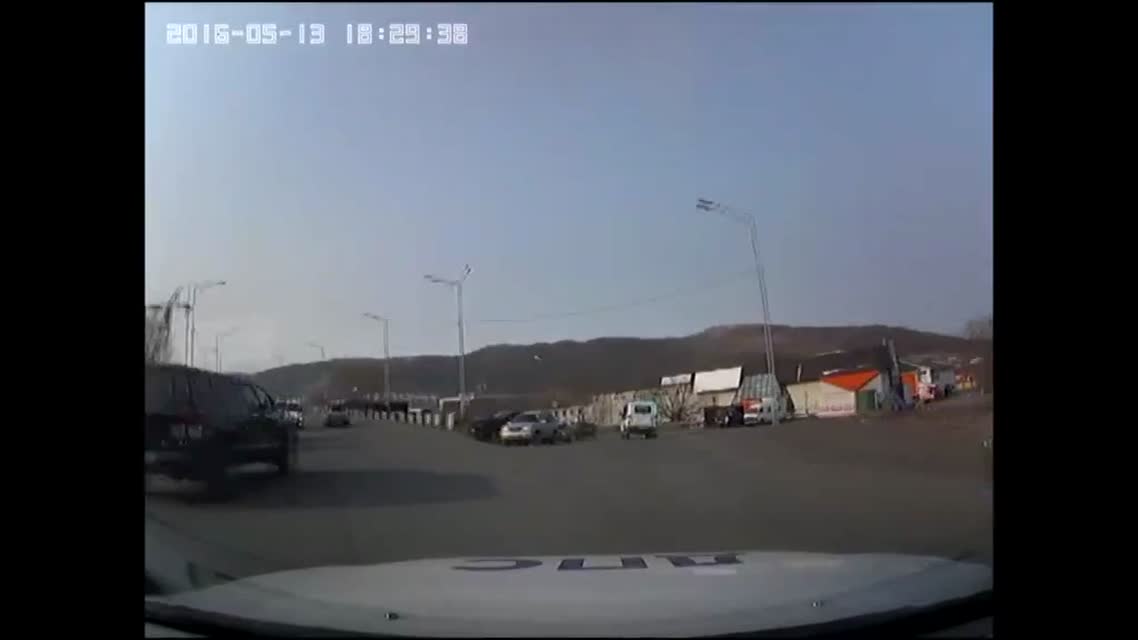 Полицейские после погони задержали и обезвредили троих бандитов