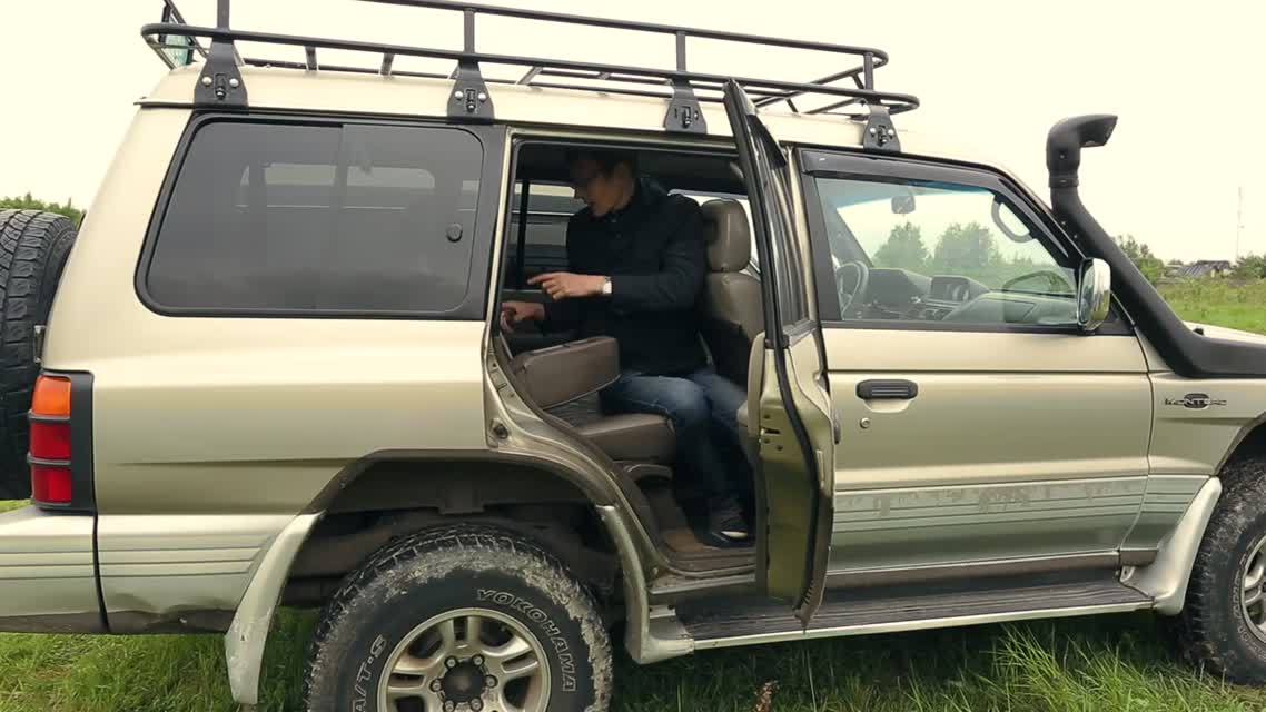 Mitsubishi Pajero II Старый конь борозды не портит