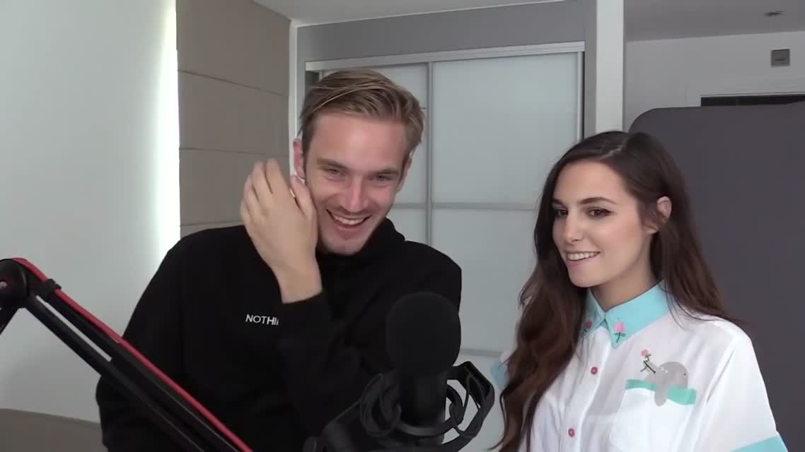 PewDiePie -ПОПРОБУЙ НЕ ПОЧУВСТВОВАТЬ СТЫД ЧЕЛЛЕНДЖ #2 (с Марцией) {Русская Озвучка}