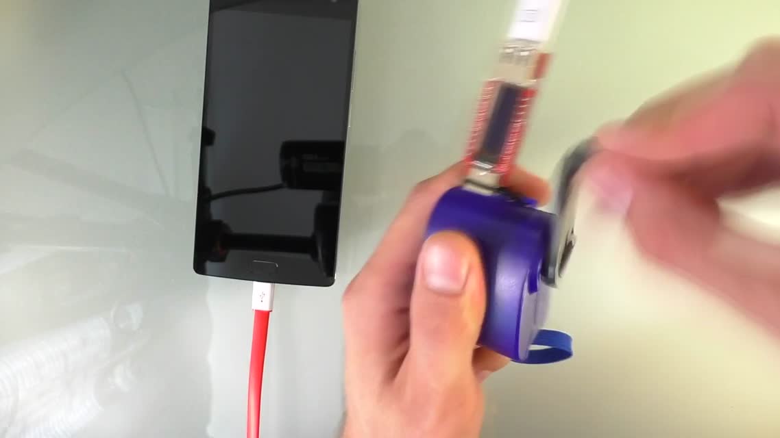 ТЕСТИРУЕМ ПОХОДНЫЙ USB ГЕНЕРАТОР!