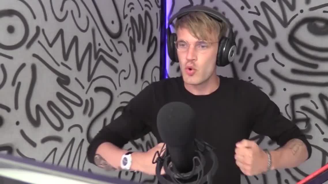 PewDiePie -( ПРЕДУПРЕЖДЕНИЕ МЕРЗКО) ЛЕЧУ СВОЮ ТРИПОФОБИЮ{Русская Озвучка}
