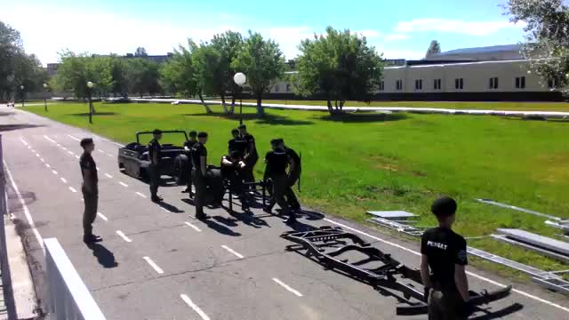 Разборка УАЗа курсантами ОАБИИ