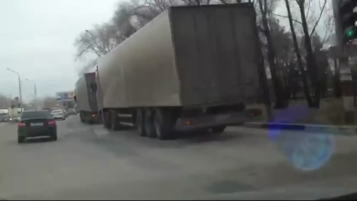 дальнобойщики блокируют МОСКВУ и опускают МЕДВЕДЕВА !!!