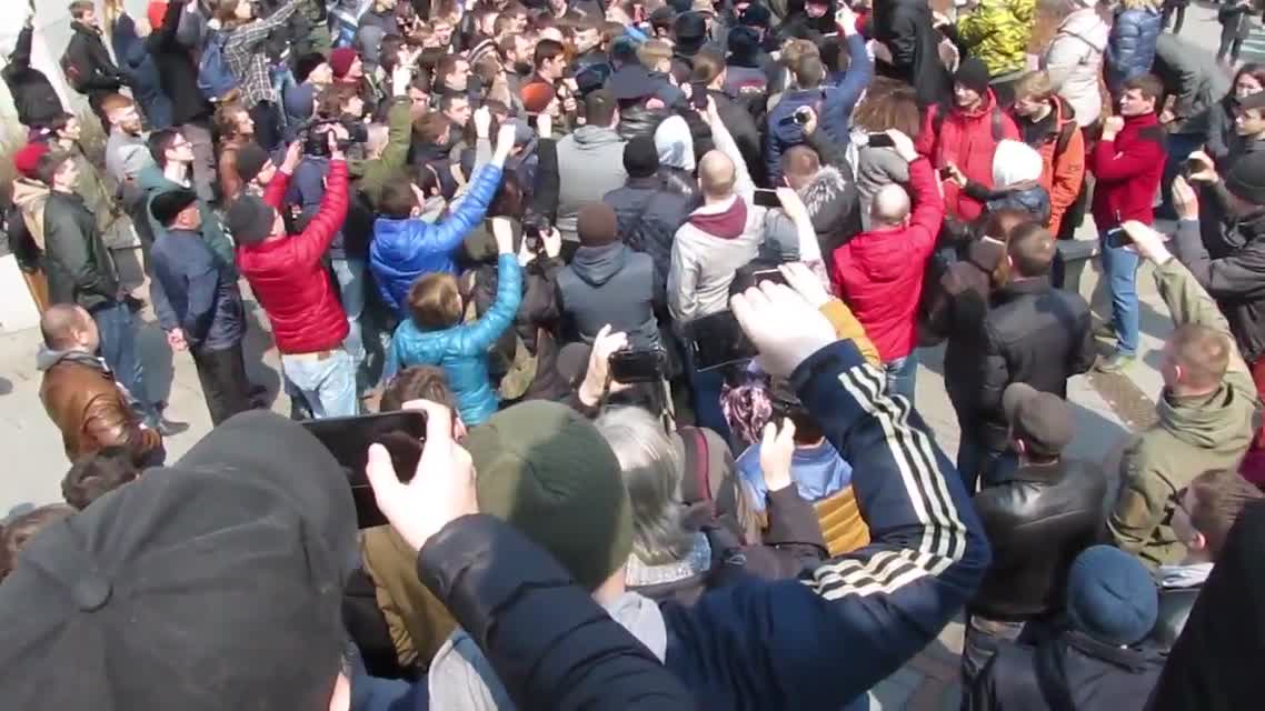 26.03.17 Драка и Массовое задержание на Митинге Он нам не Димон Владивосток