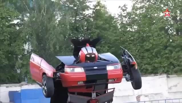 Трансформер «Оптимус Прайм» из автомобиля ВАЗ 2110