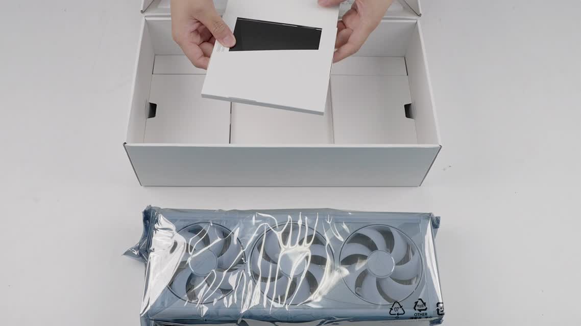 Unboxing ASUS ROG Strix GeForce RTX 4090 24GB White OC Edition